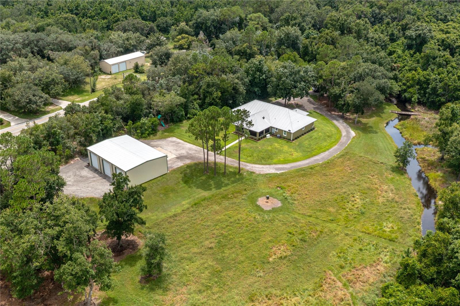 Single Family Residence in LAKE WALES, FL - Daniel Dourado