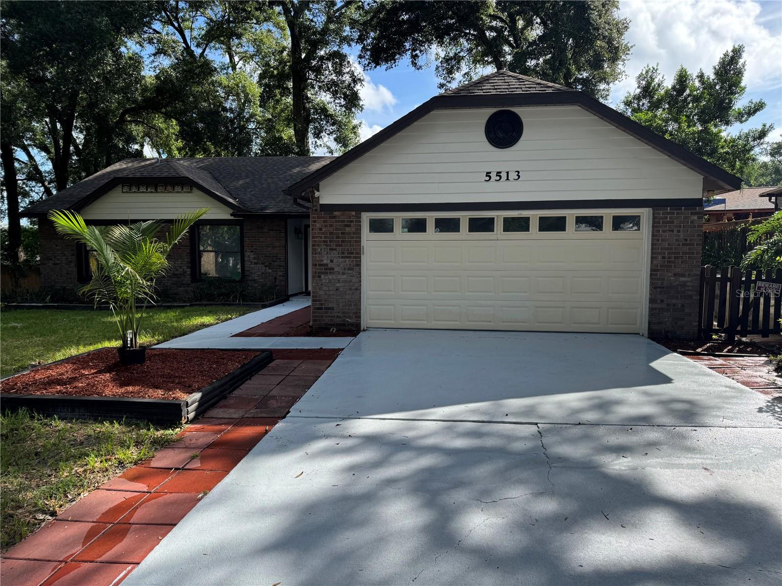 Single Family Residence in ORLANDO, FL - Daniel Dourado
