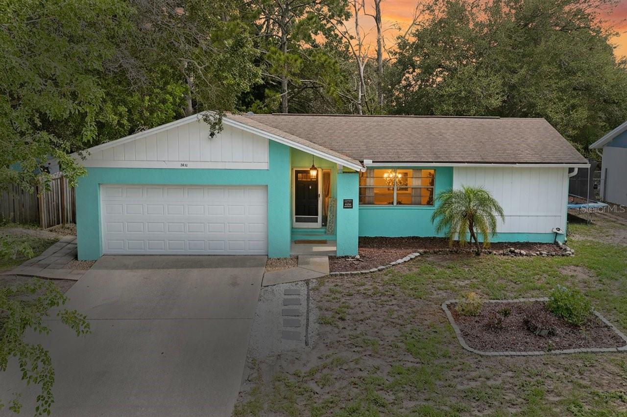Single Family Residence in TARPON SPRINGS, FL - Daniel Dourado