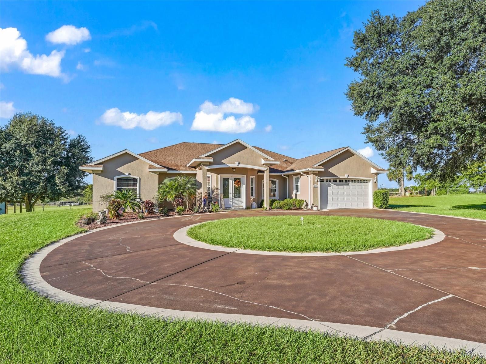 Single Family Residence em SUMMERFIELD, FL - Daniel Dourado