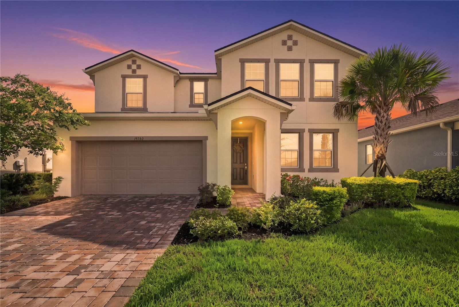 Single Family Residence in LUTZ, FL - Daniel Dourado