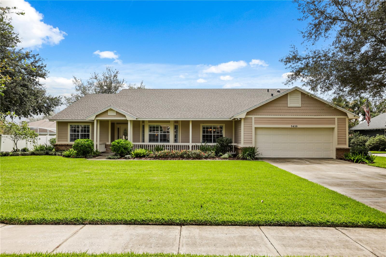 Single Family Residence in ORLANDO, FL - Daniel Dourado