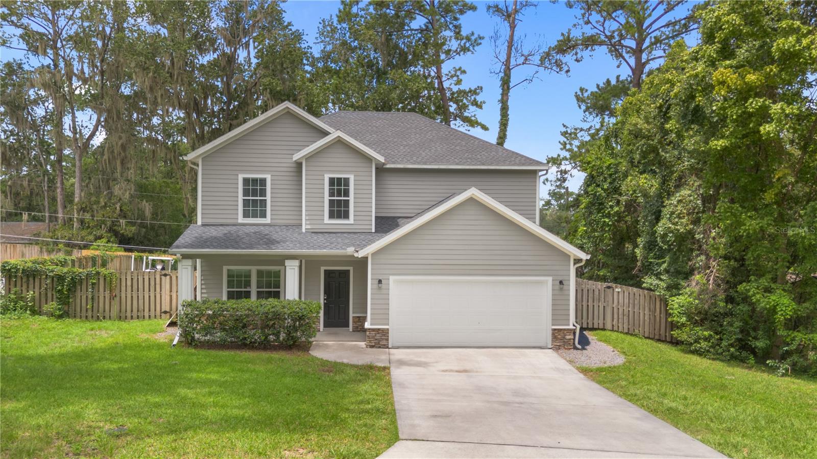 Single Family Residence in GAINESVILLE, FL - Daniel Dourado