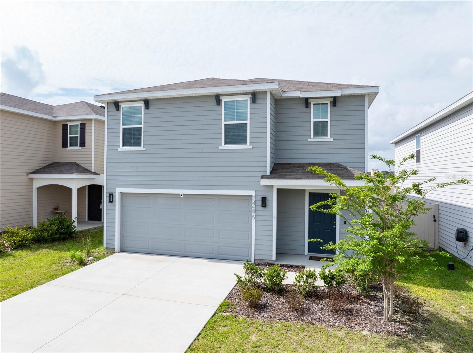 Single Family Residence em NEWBERRY, FL - Daniel Dourado
