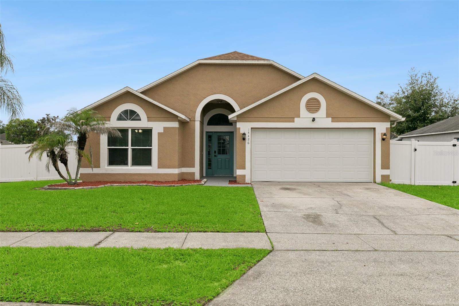 Single Family Residence in ORLANDO, FL - Daniel Dourado