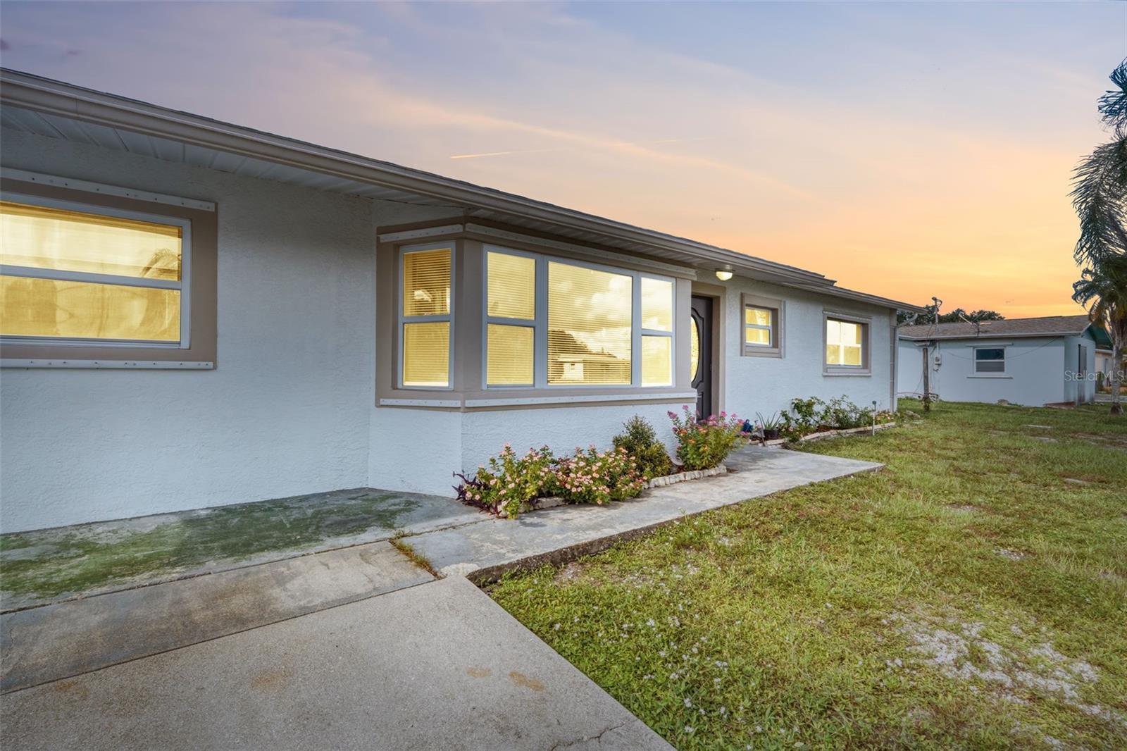Single Family Residence em FORT MYERS, FL - Daniel Dourado