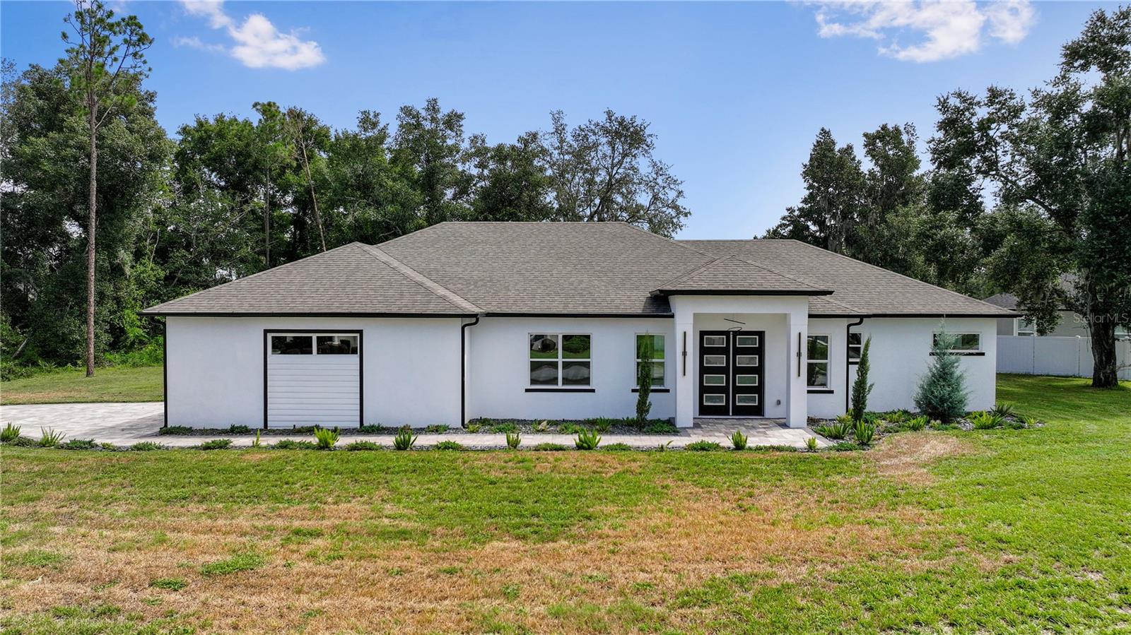 Single Family Residence in LEESBURG, FL - Daniel Dourado