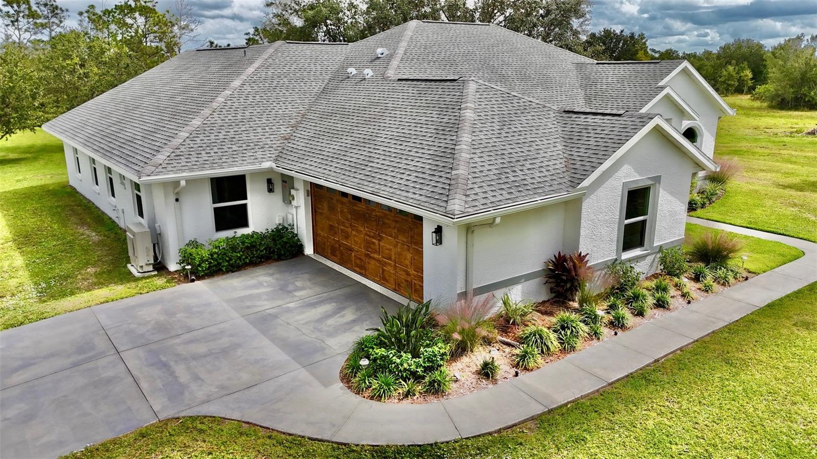 Single Family Residence in MYAKKA CITY, FL - Daniel Dourado