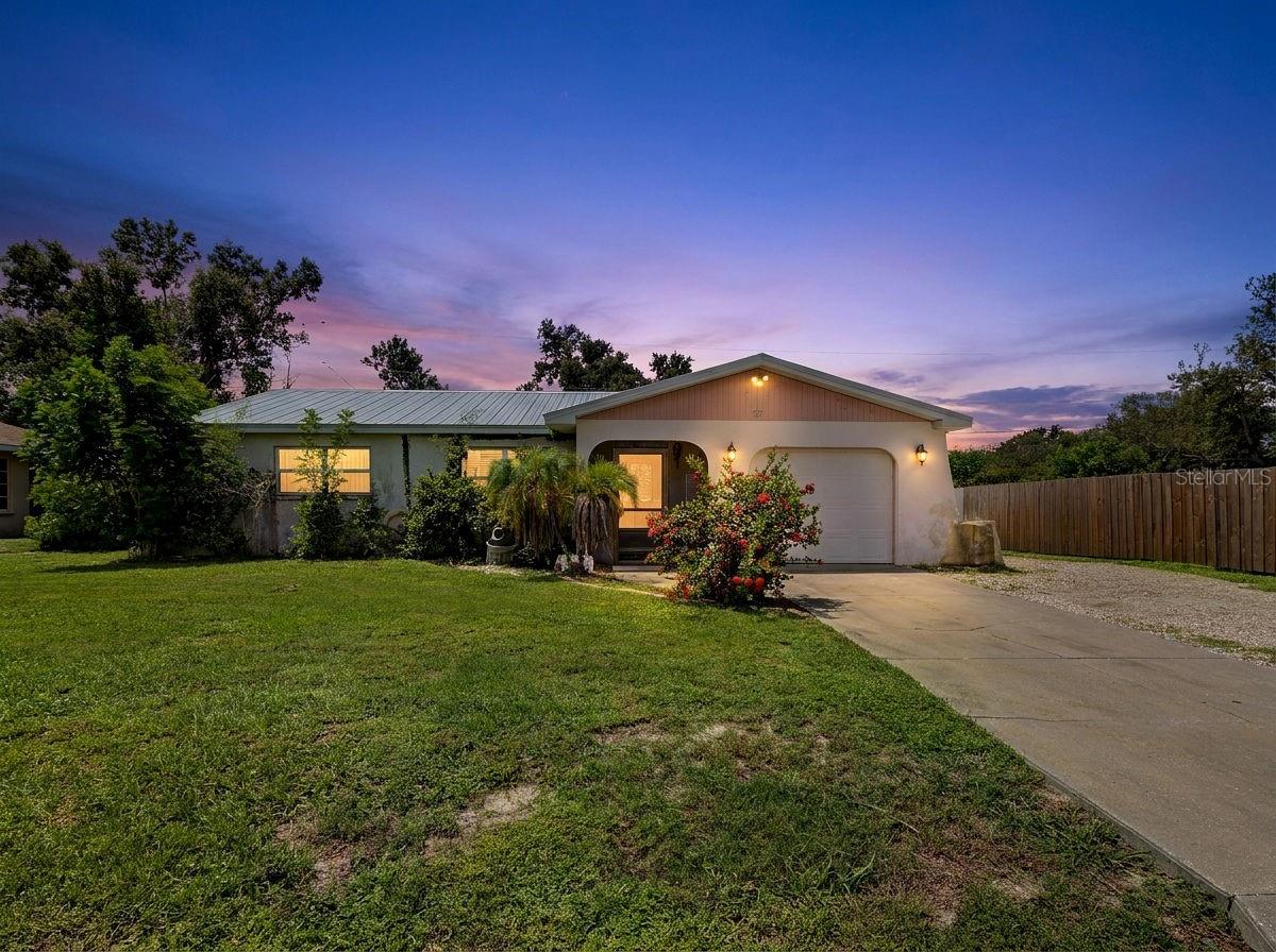 Single Family Residence in VENICE, FL - Daniel Dourado