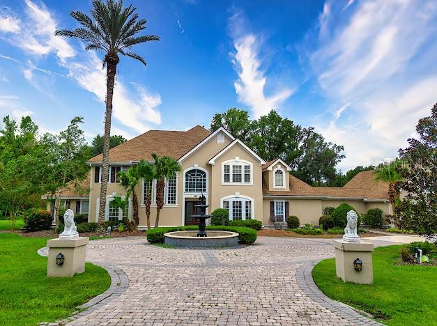 Single Family Residence in GAINESVILLE, FL - Daniel Dourado