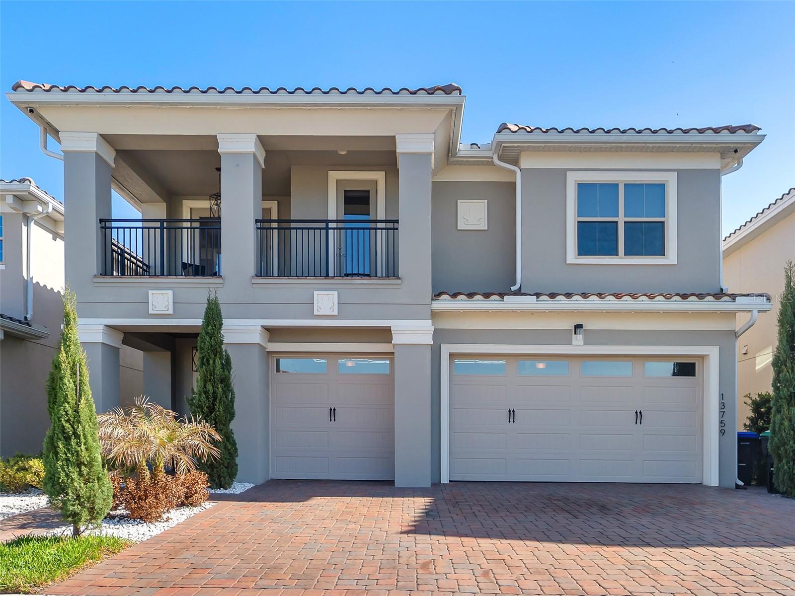 Single Family Residence in ORLANDO, FL - Daniel Dourado