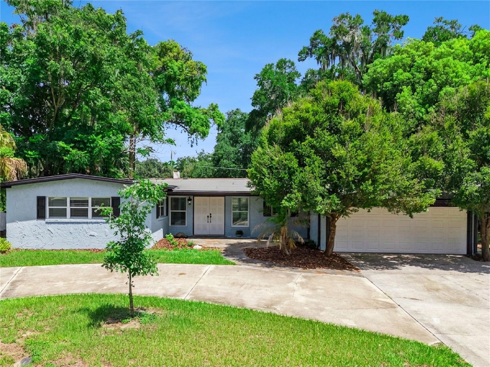 Single Family Residence in MAITLAND, FL - Daniel Dourado