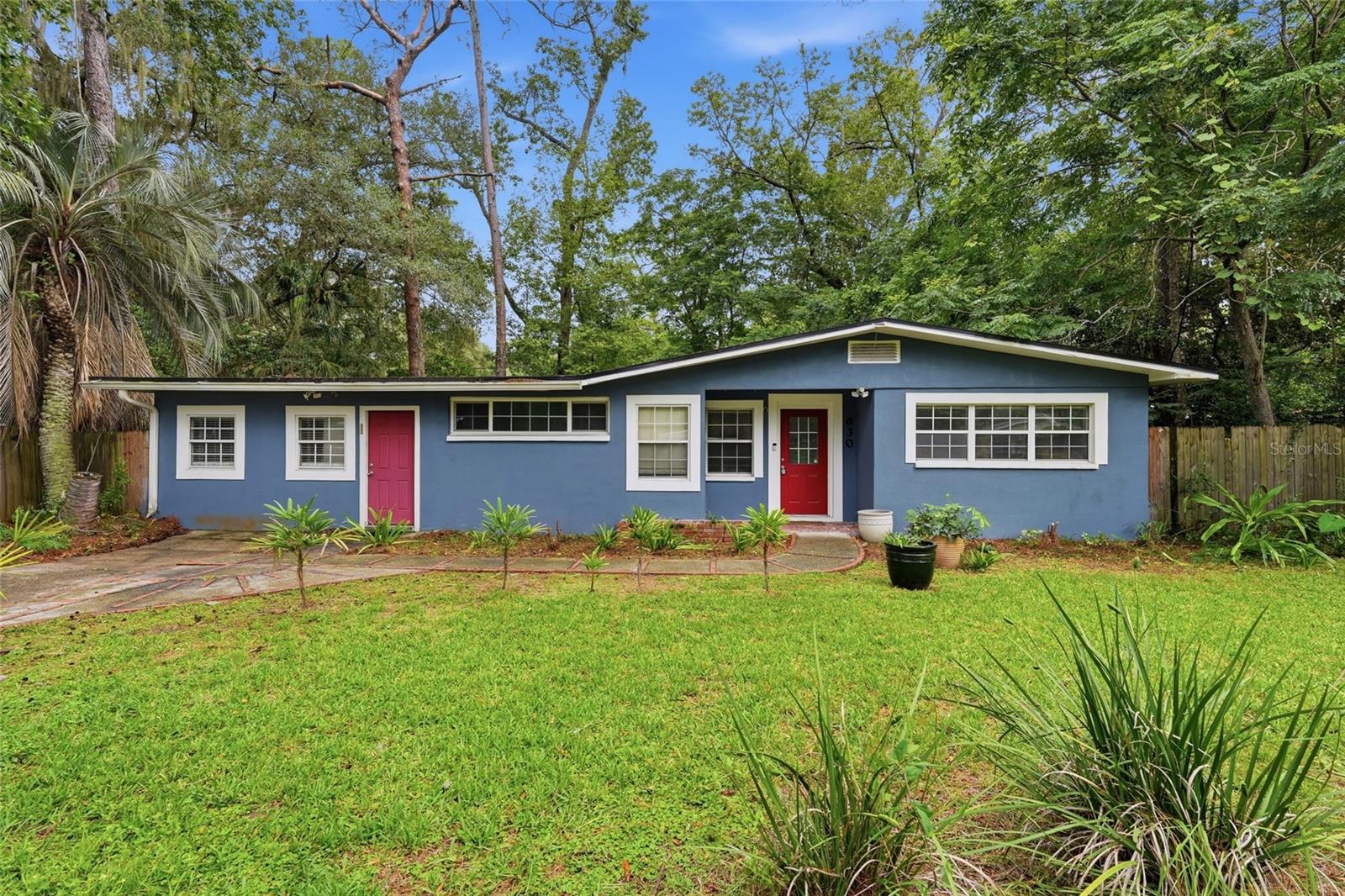 Single Family Residence in GAINESVILLE, FL - Daniel Dourado