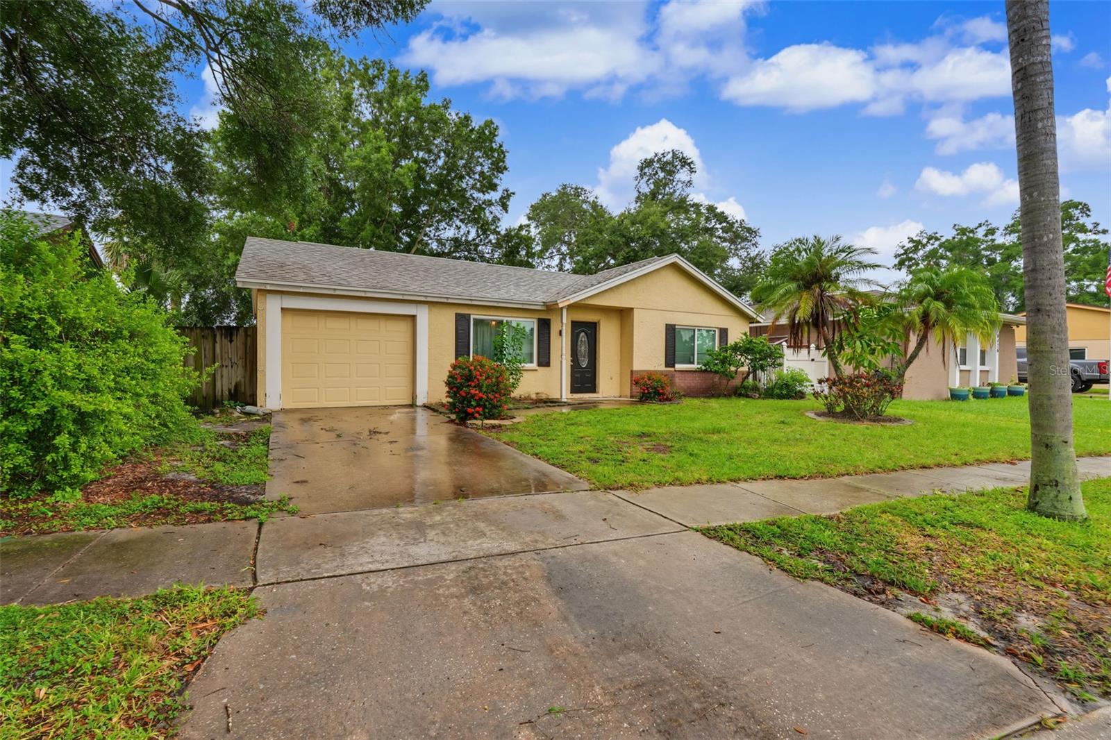 Single Family Residence in PINELLAS PARK, FL - Daniel Dourado