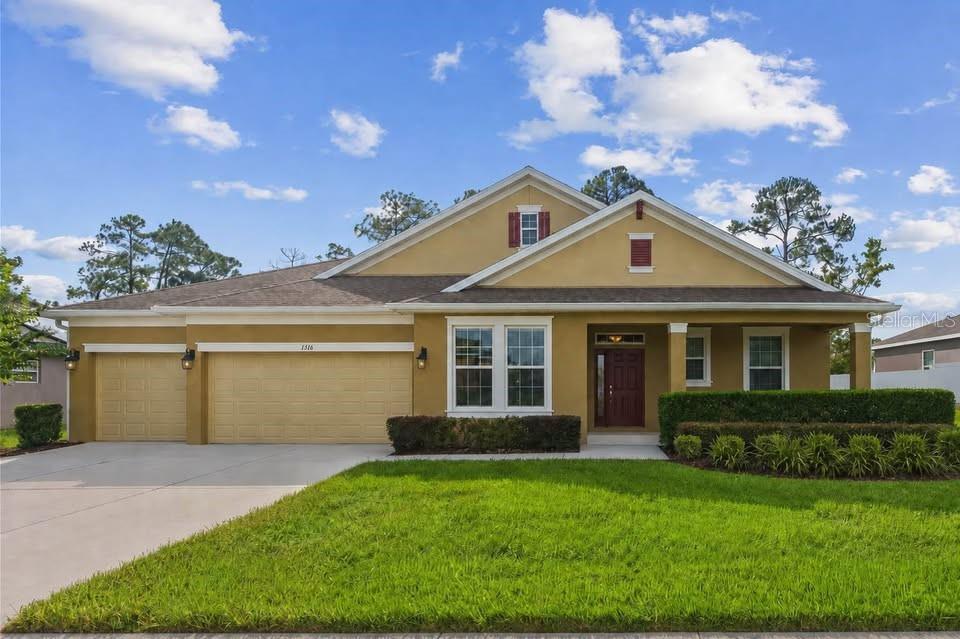 Single Family Residence in DELTONA, FL - Daniel Dourado