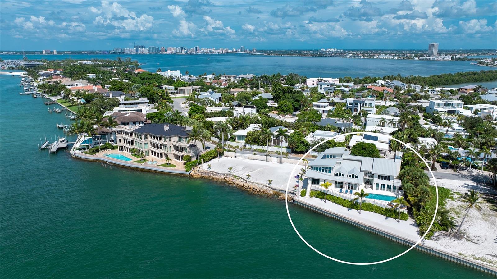 Single Family Residence em SARASOTA, FL - Daniel Dourado