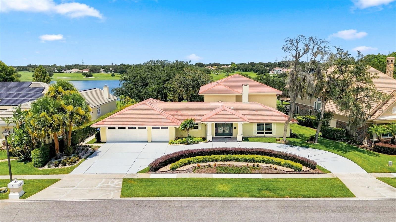 Single Family Residence in ORLANDO, FL - Daniel Dourado