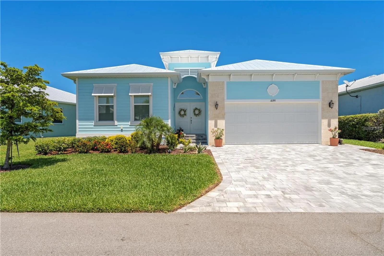 Single Family Residence in PLACIDA, FL - Daniel Dourado