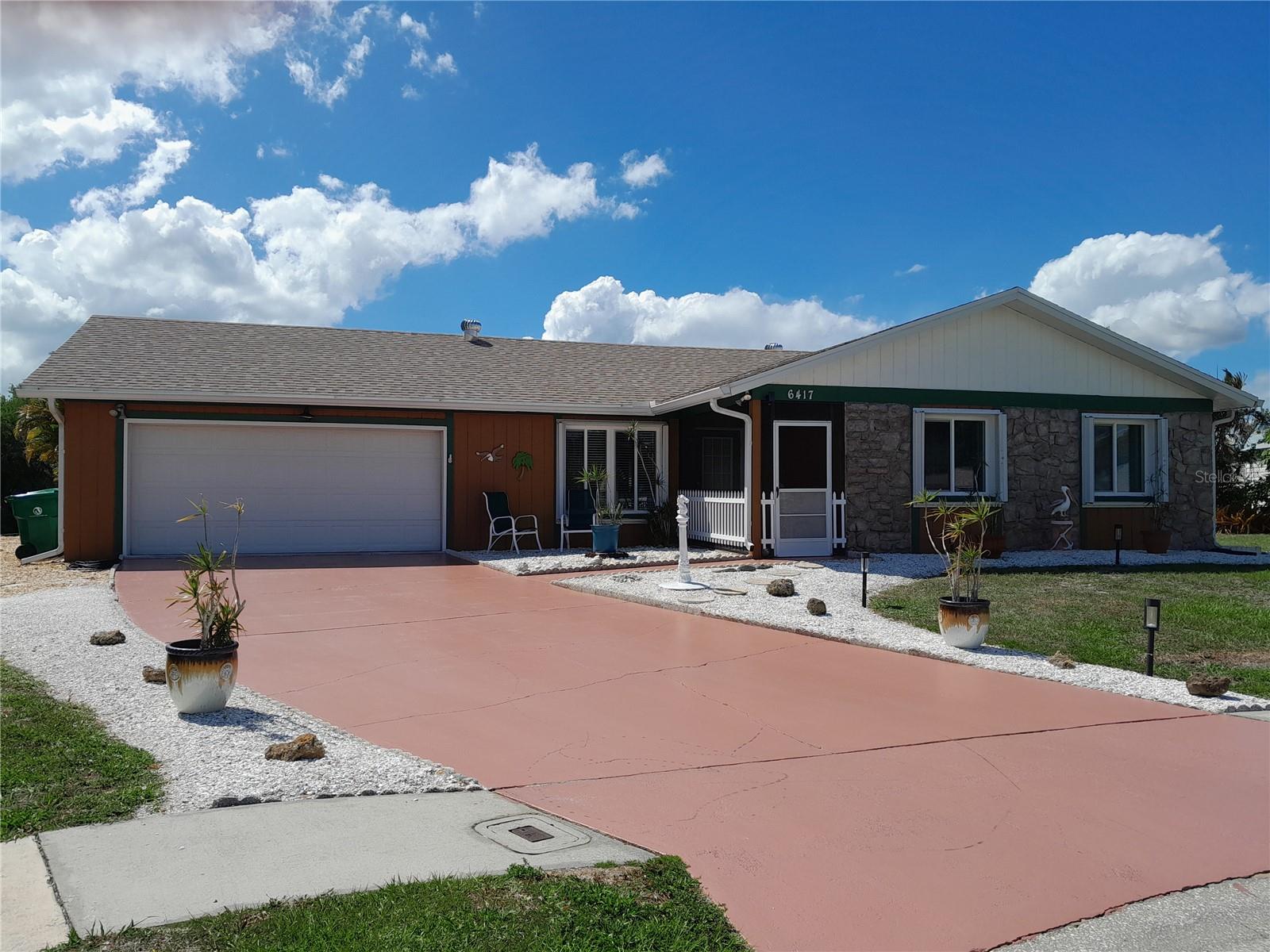Single Family Residence em PORT CHARLOTTE, FL - Daniel Dourado