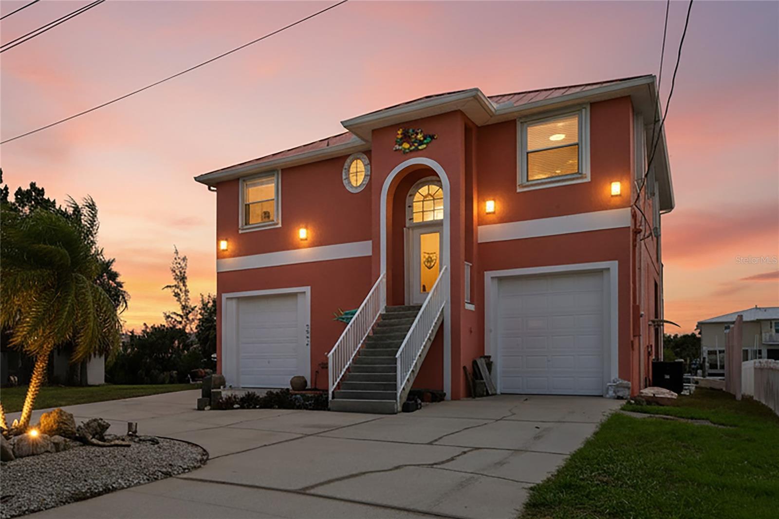 Single Family Residence in HERNANDO BEACH, FL - Daniel Dourado