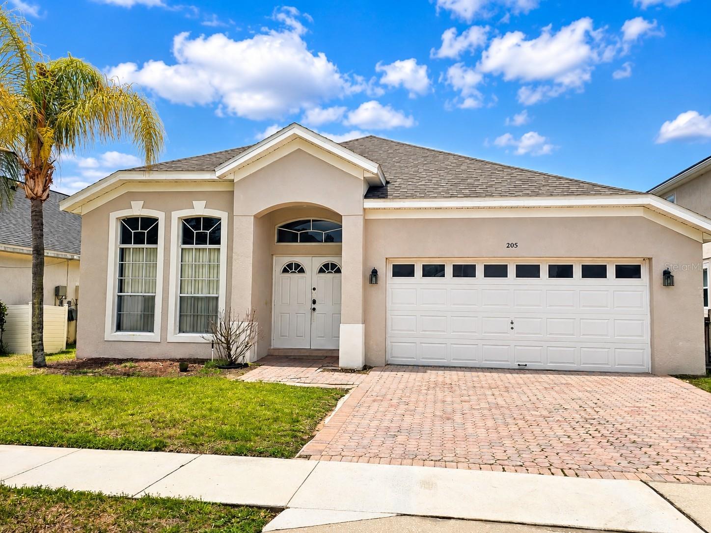 Single Family Residence in DAVENPORT, FL - Daniel Dourado