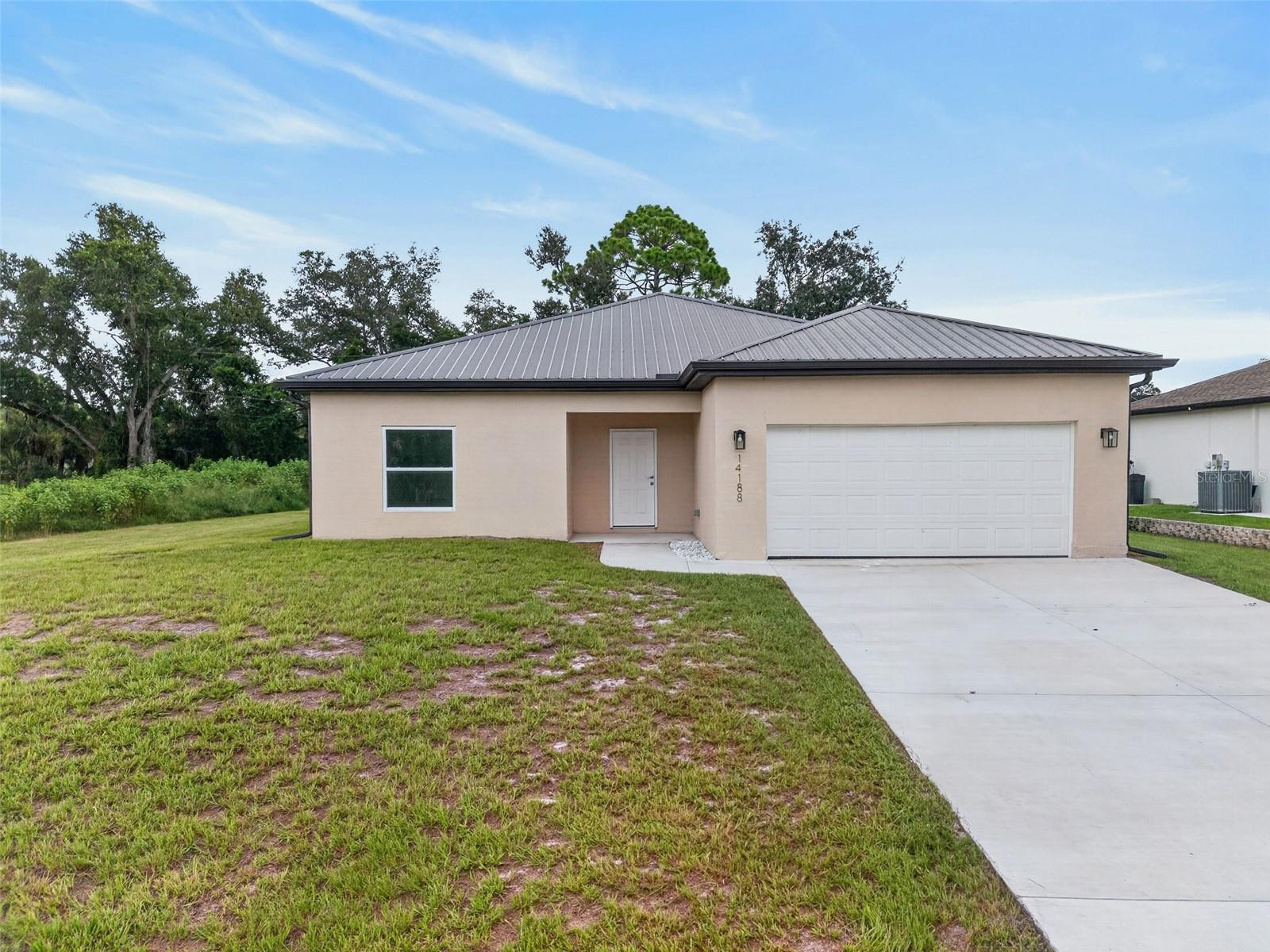 Single Family Residence em PORT CHARLOTTE, FL - Daniel Dourado