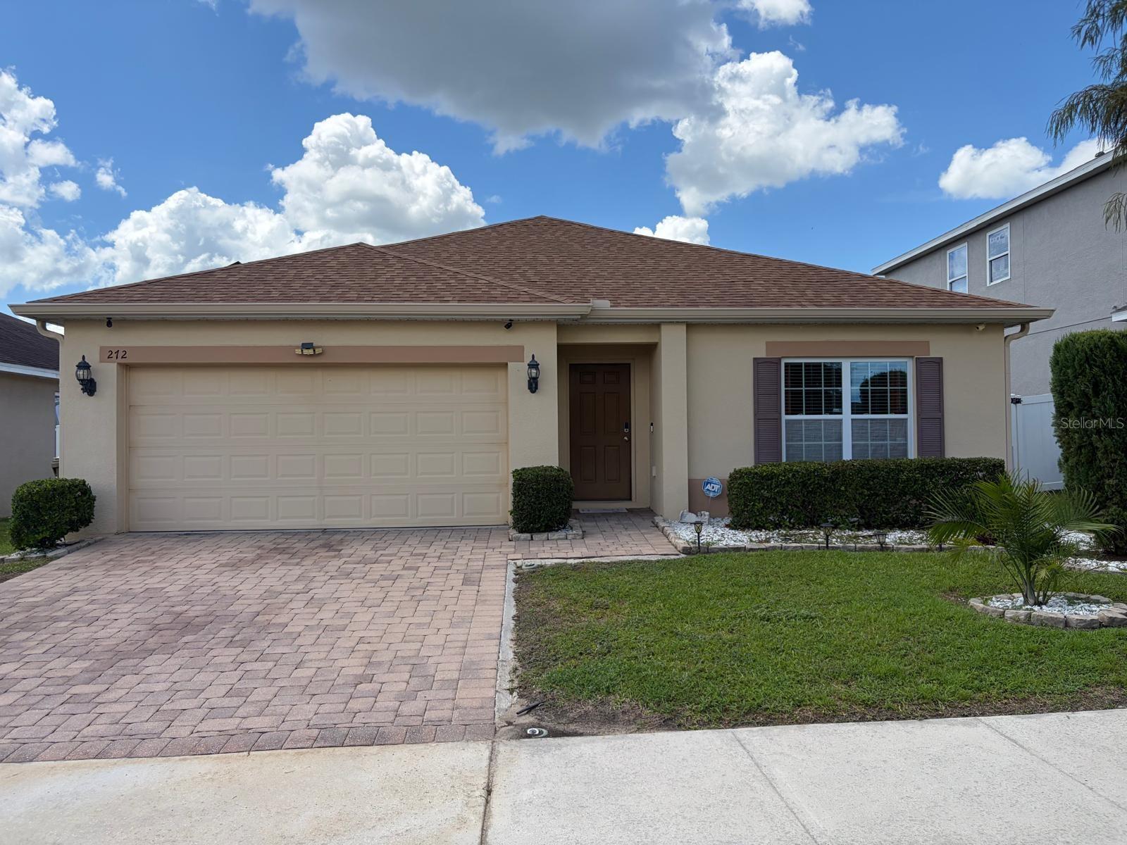 Single Family Residence in GROVELAND, FL - Daniel Dourado
