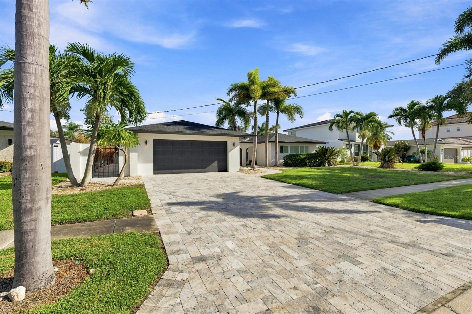 Single Family Residence em CLEARWATER BEACH, FL - Daniel Dourado