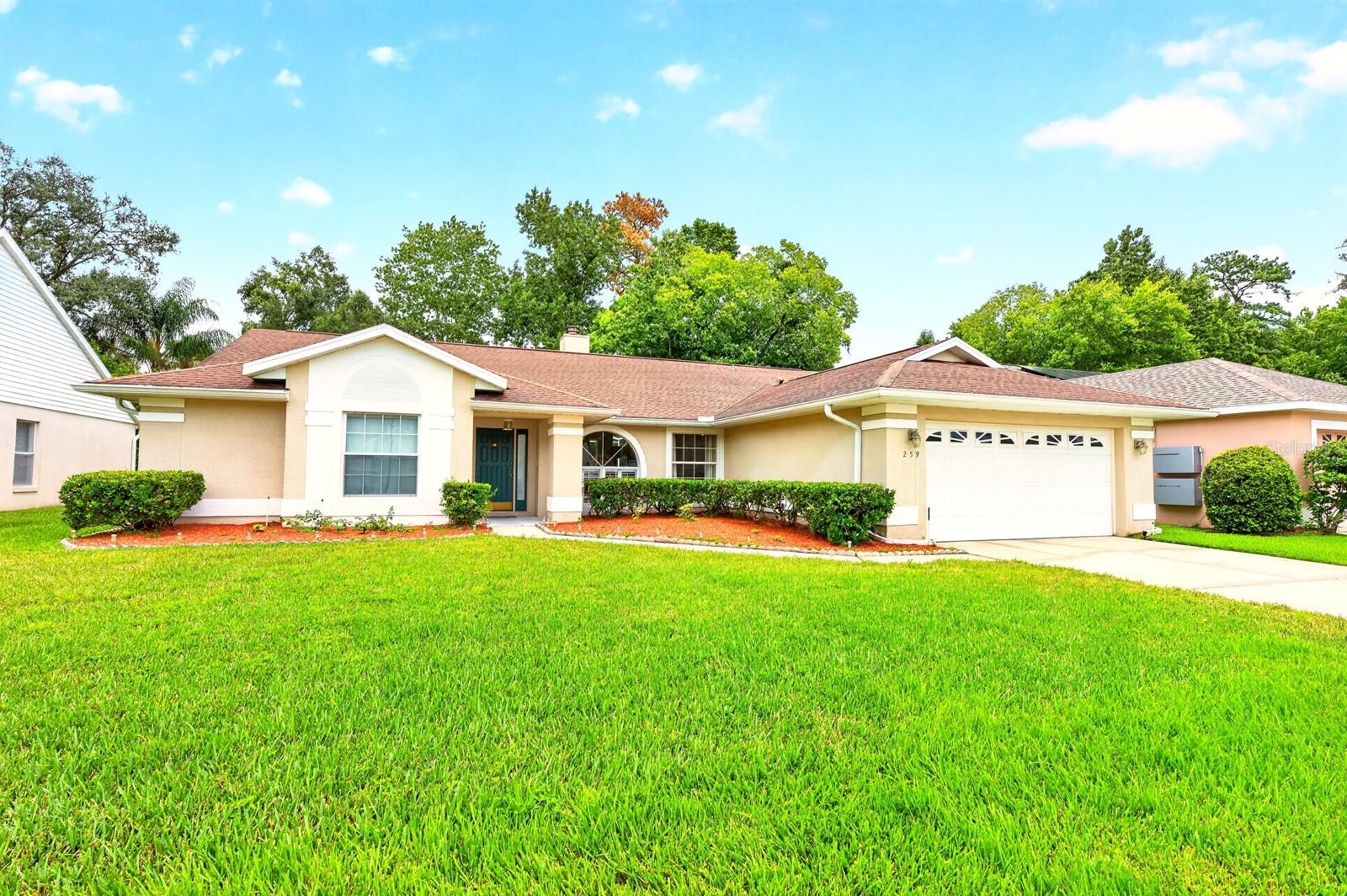 Single Family Residence in LONGWOOD, FL - Daniel Dourado