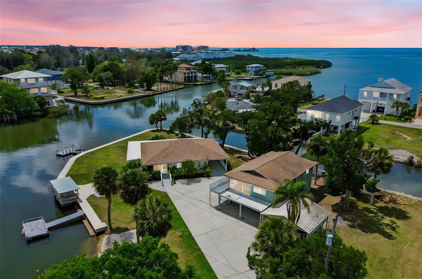 Single Family Residence in HUDSON, FL - Daniel Dourado