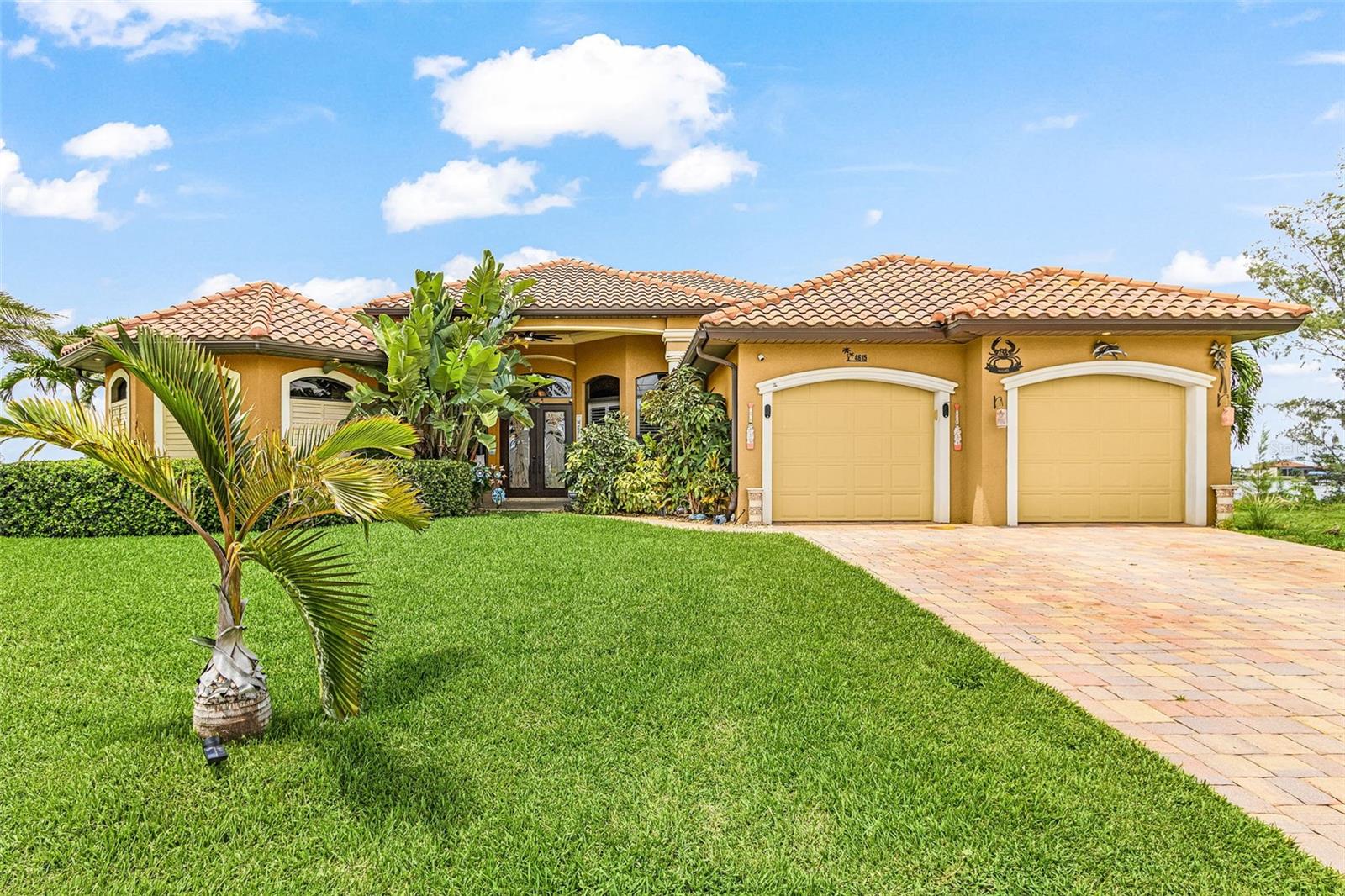 Single Family Residence in CAPE CORAL, FL - Daniel Dourado