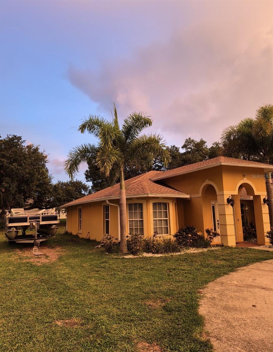 Single Family Residence em FORT MYERS, FL - Daniel Dourado