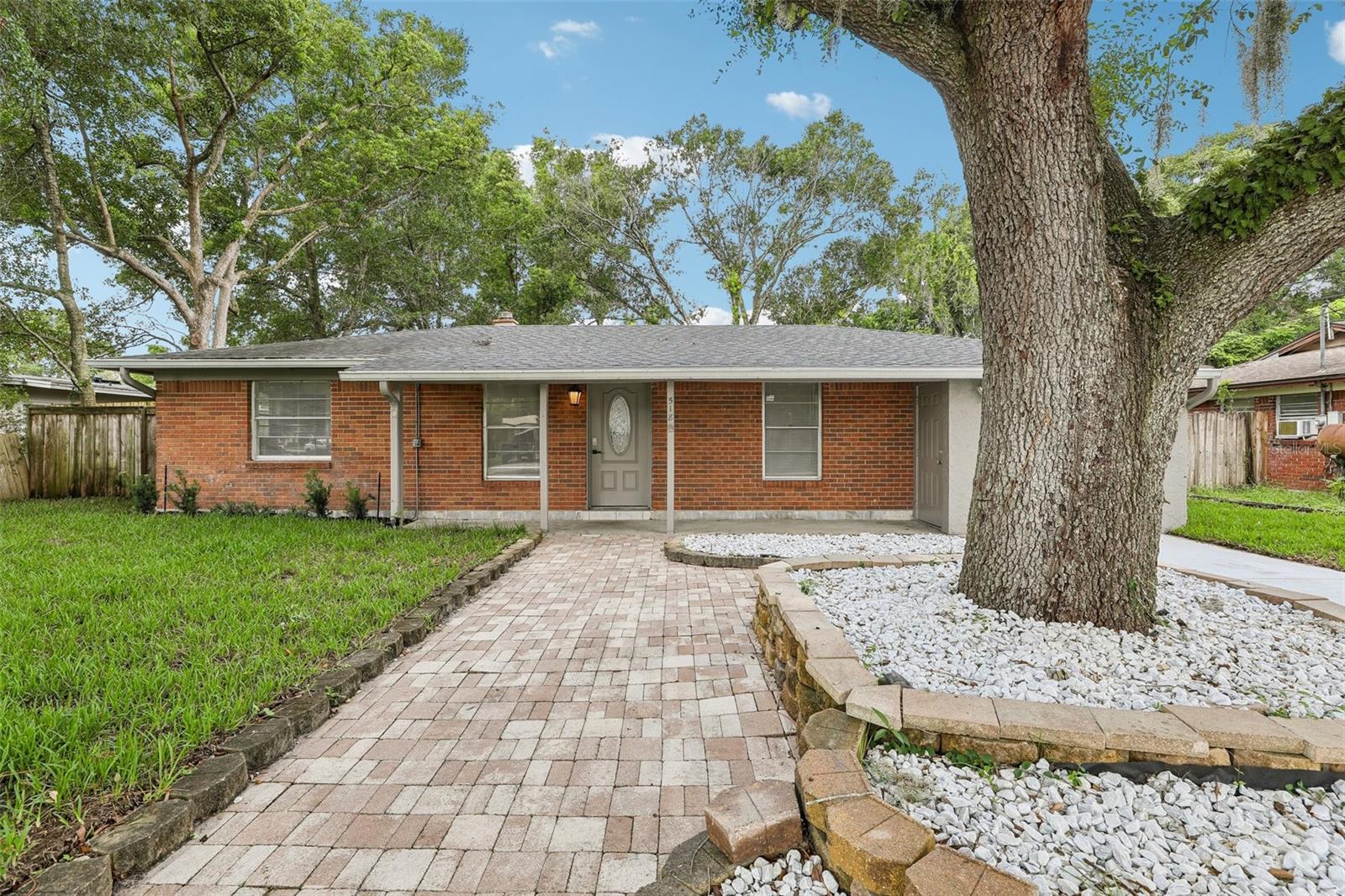 Single Family Residence in ALTAMONTE SPRINGS, FL - Daniel Dourado