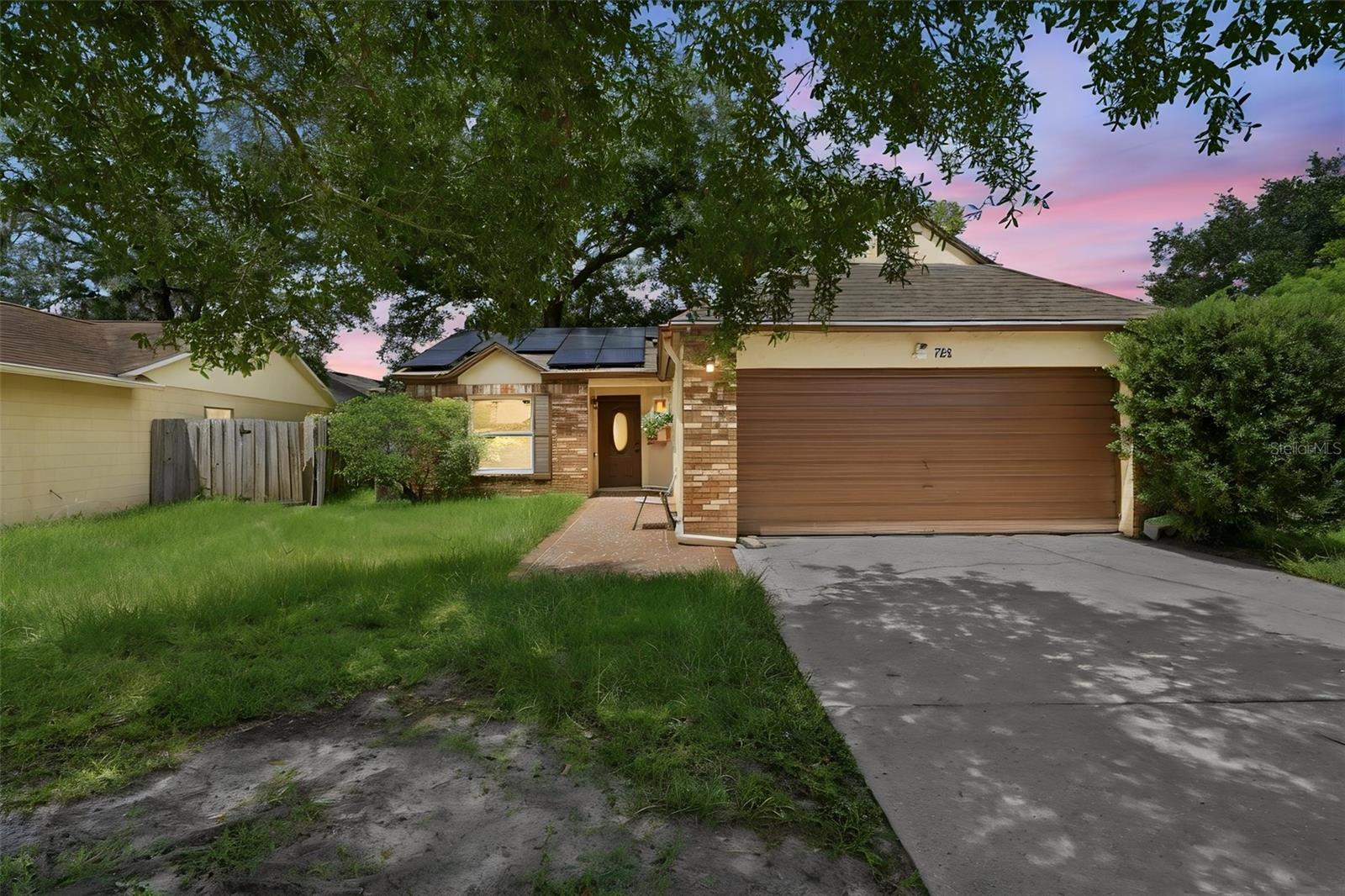 Single Family Residence in ORLANDO, FL - Daniel Dourado