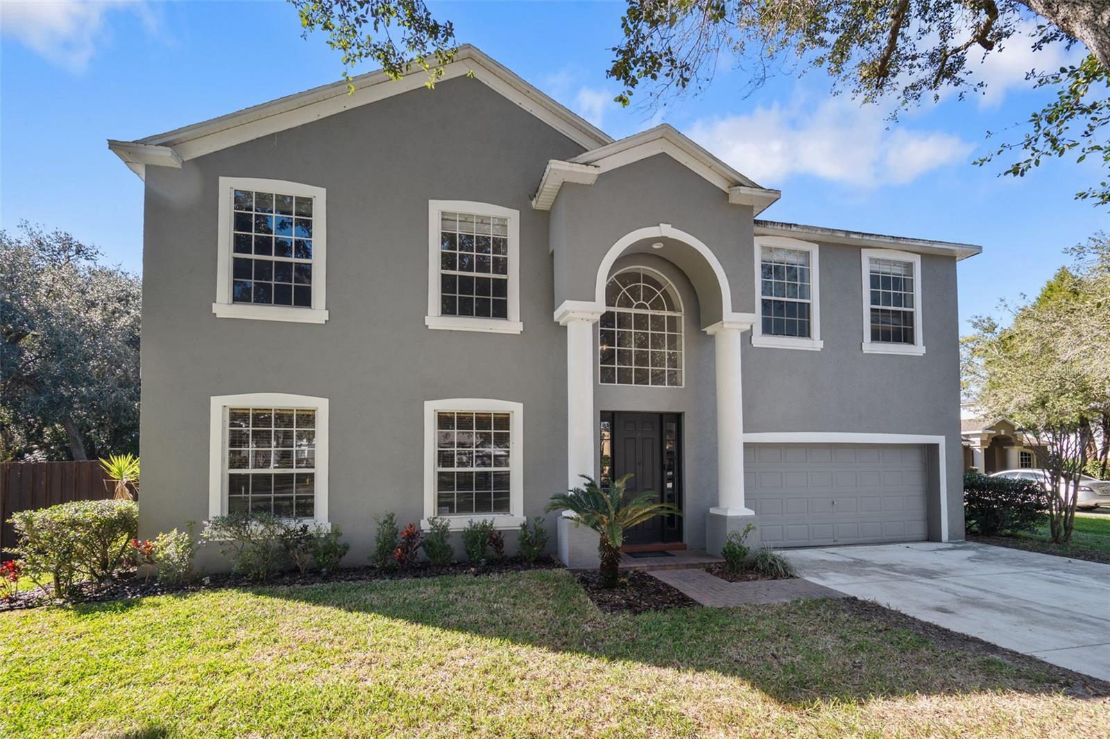 Single Family Residence in LUTZ, FL - Daniel Dourado