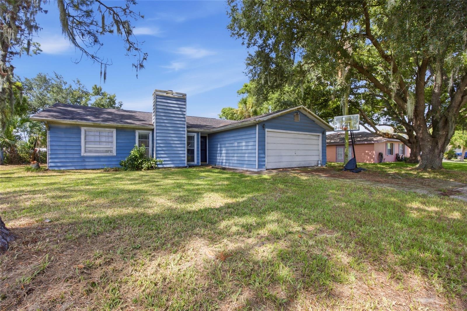 Single Family Residence in MULBERRY, FL - Daniel Dourado
