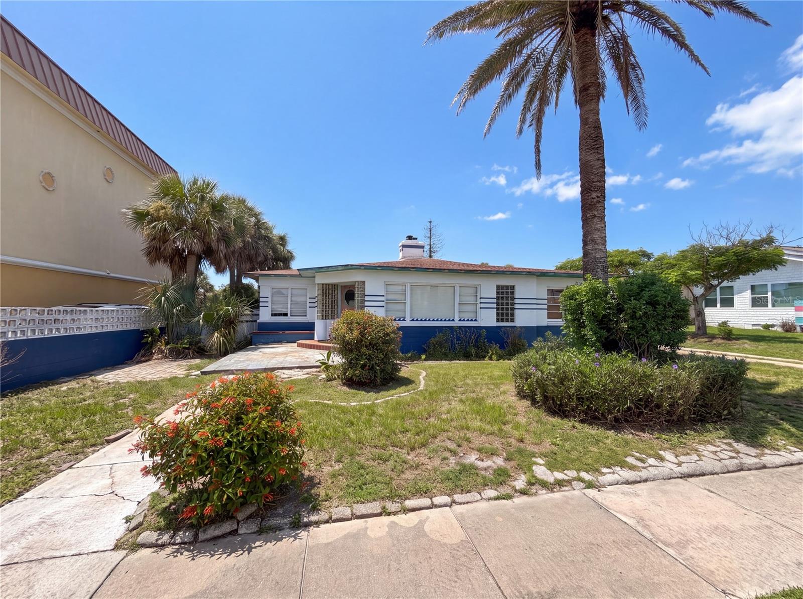 Single Family Residence in DAYTONA BEACH, FL - Daniel Dourado