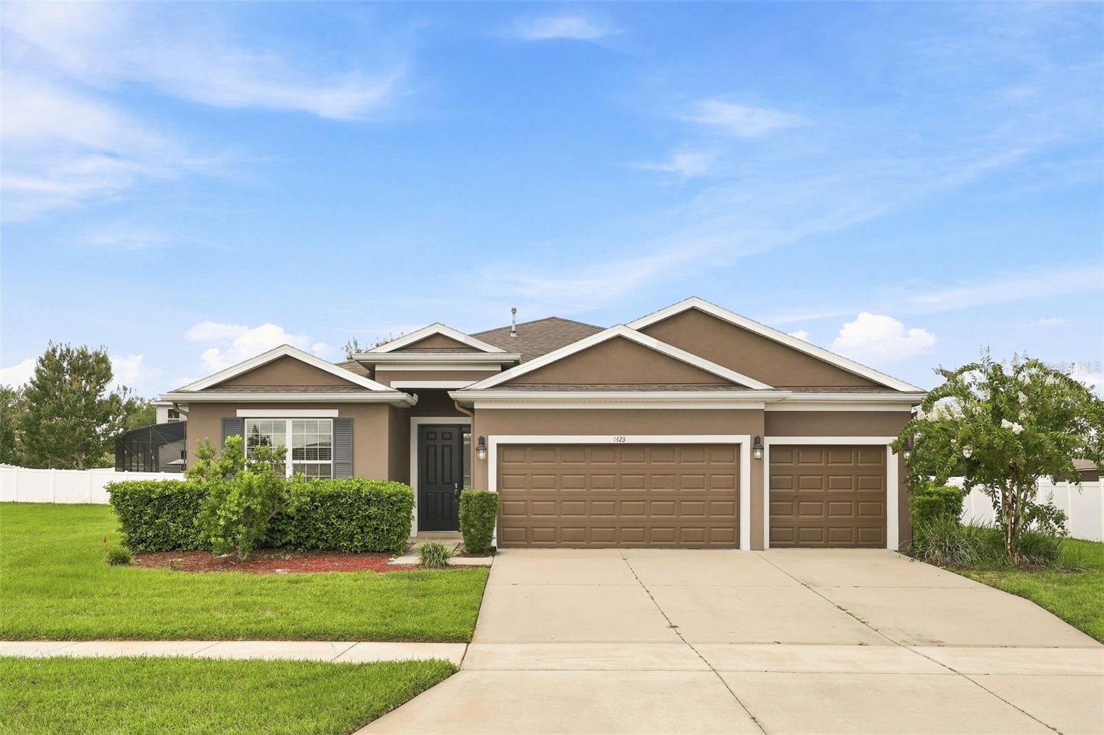 Single Family Residence in DELTONA, FL - Daniel Dourado