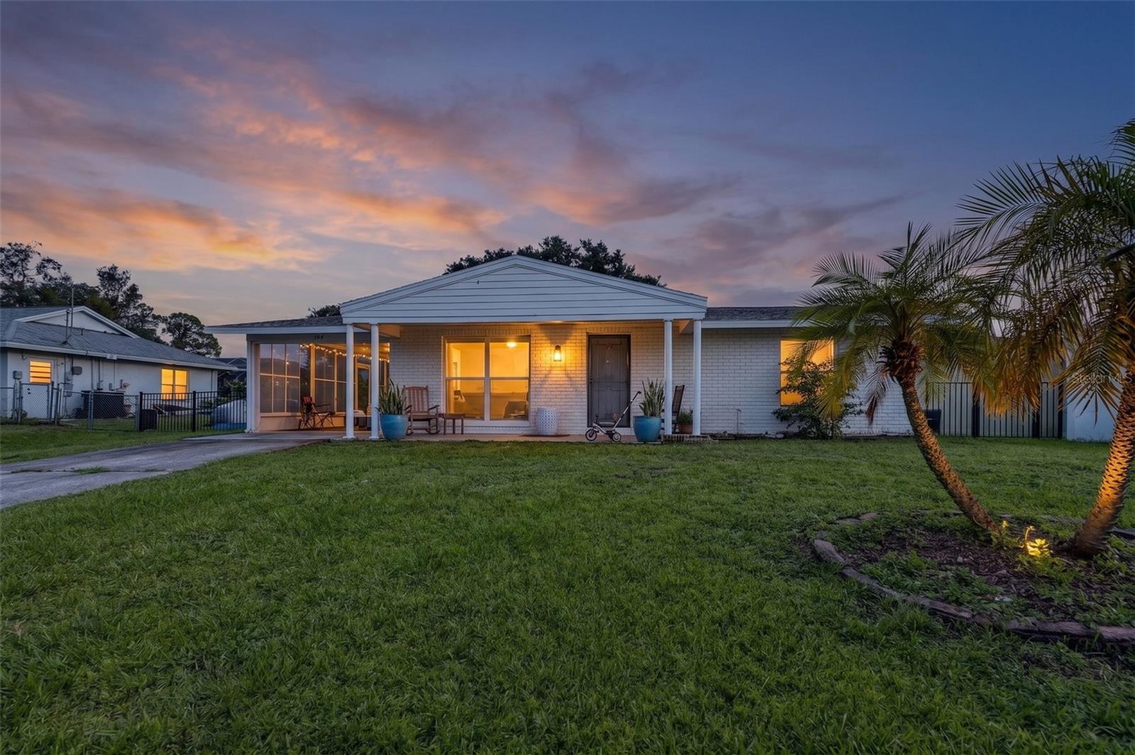 Single Family Residence em PORT CHARLOTTE, FL - Daniel Dourado