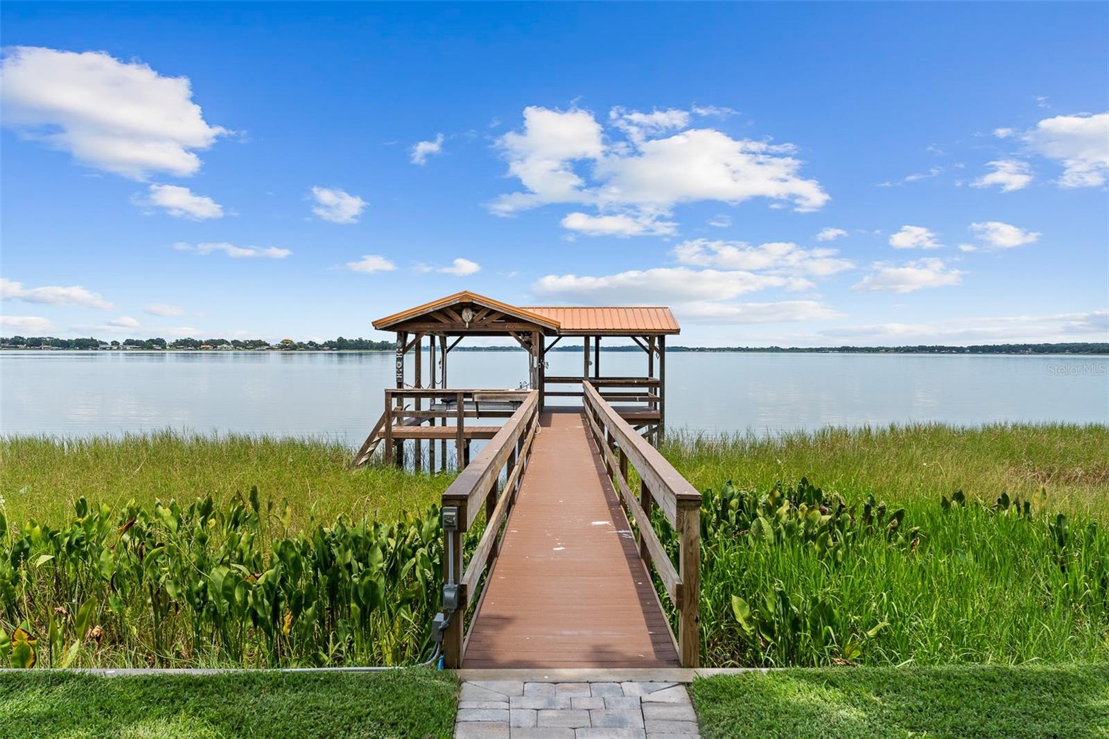 Single Family Residence in LEESBURG, FL - Daniel Dourado