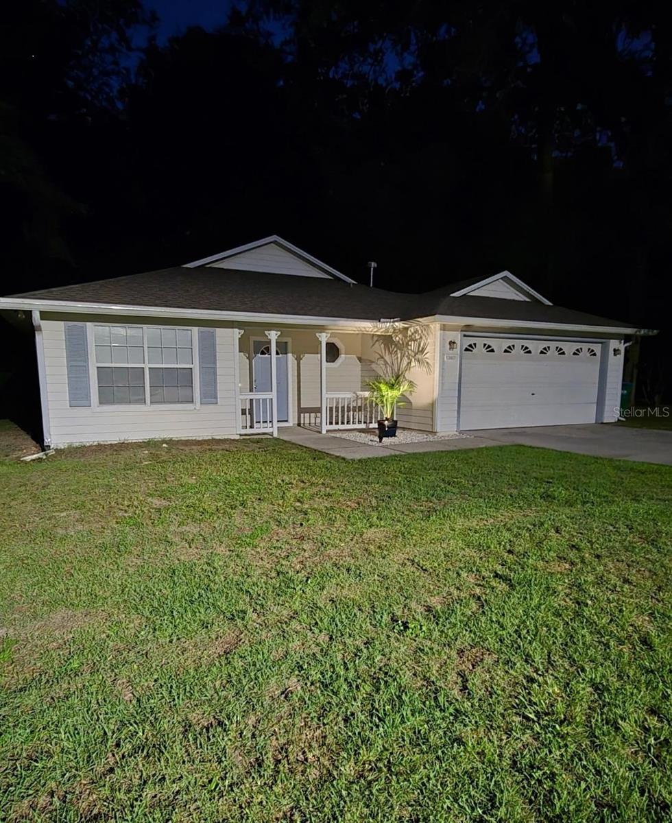 Single Family Residence in ALACHUA, FL - Daniel Dourado
