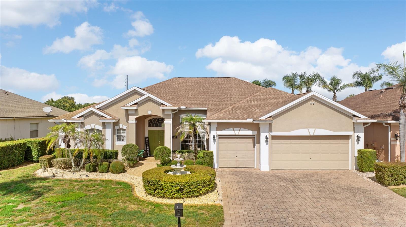 Single Family Residence in DAVENPORT, FL - Daniel Dourado