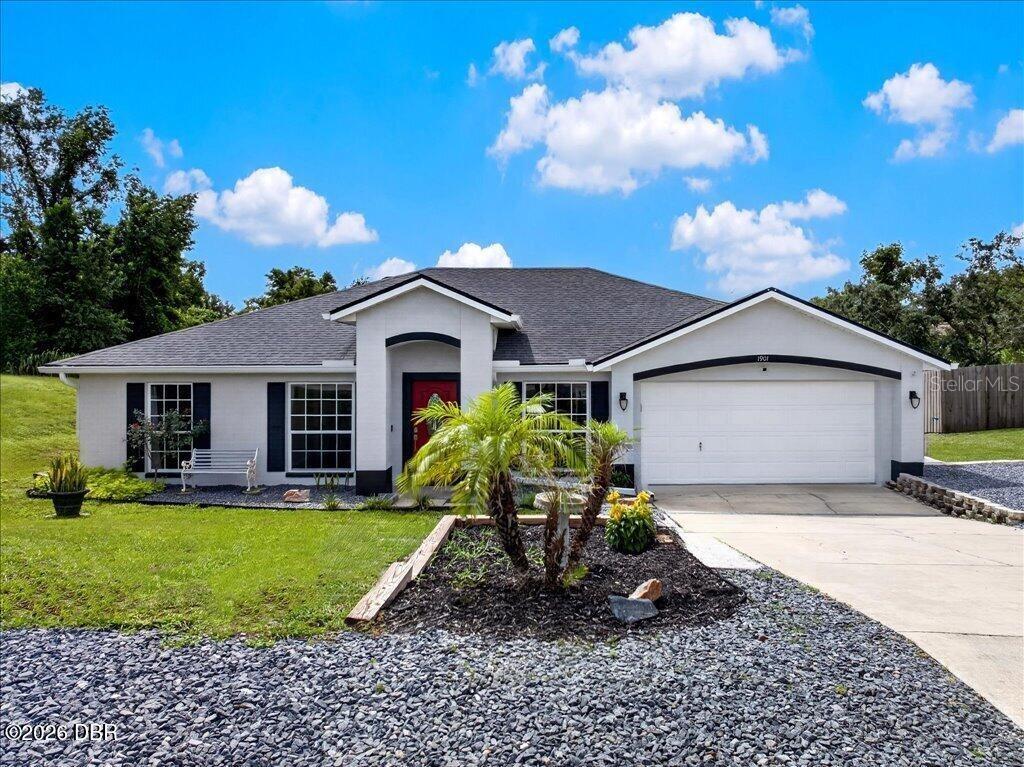 Single Family Residence in DELTONA, FL - Daniel Dourado