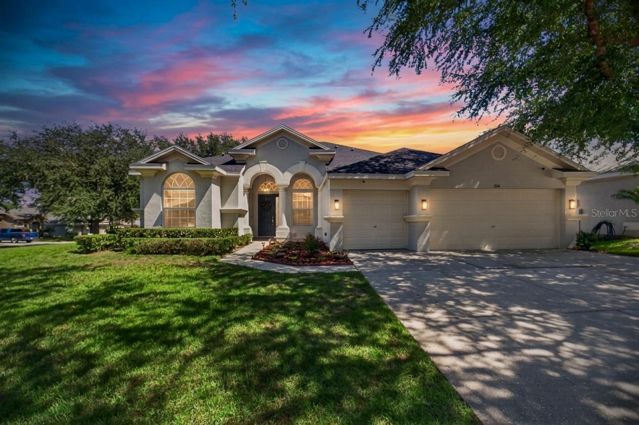 Single Family Residence in DOVER, FL - Daniel Dourado