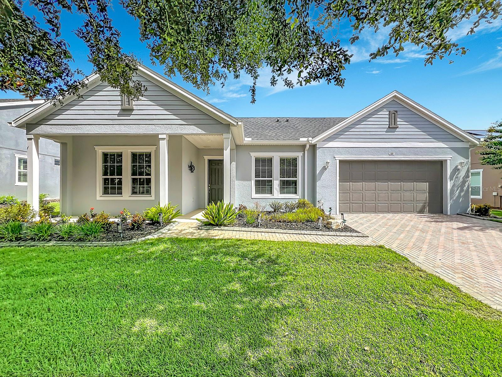 Single Family Residence in GROVELAND, FL - Daniel Dourado
