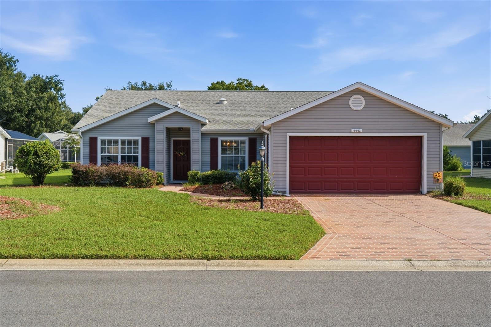 Single Family Residence in LEESBURG, FL - Daniel Dourado