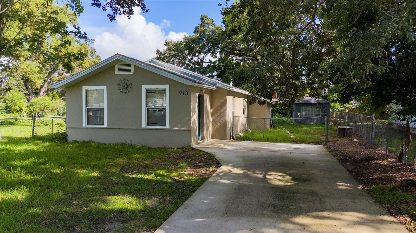 Single Family Residence in ORLANDO, FL - Daniel Dourado