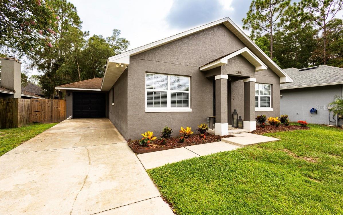 Single Family Residence em MOUNT PLYMOUTH, FL - Daniel Dourado