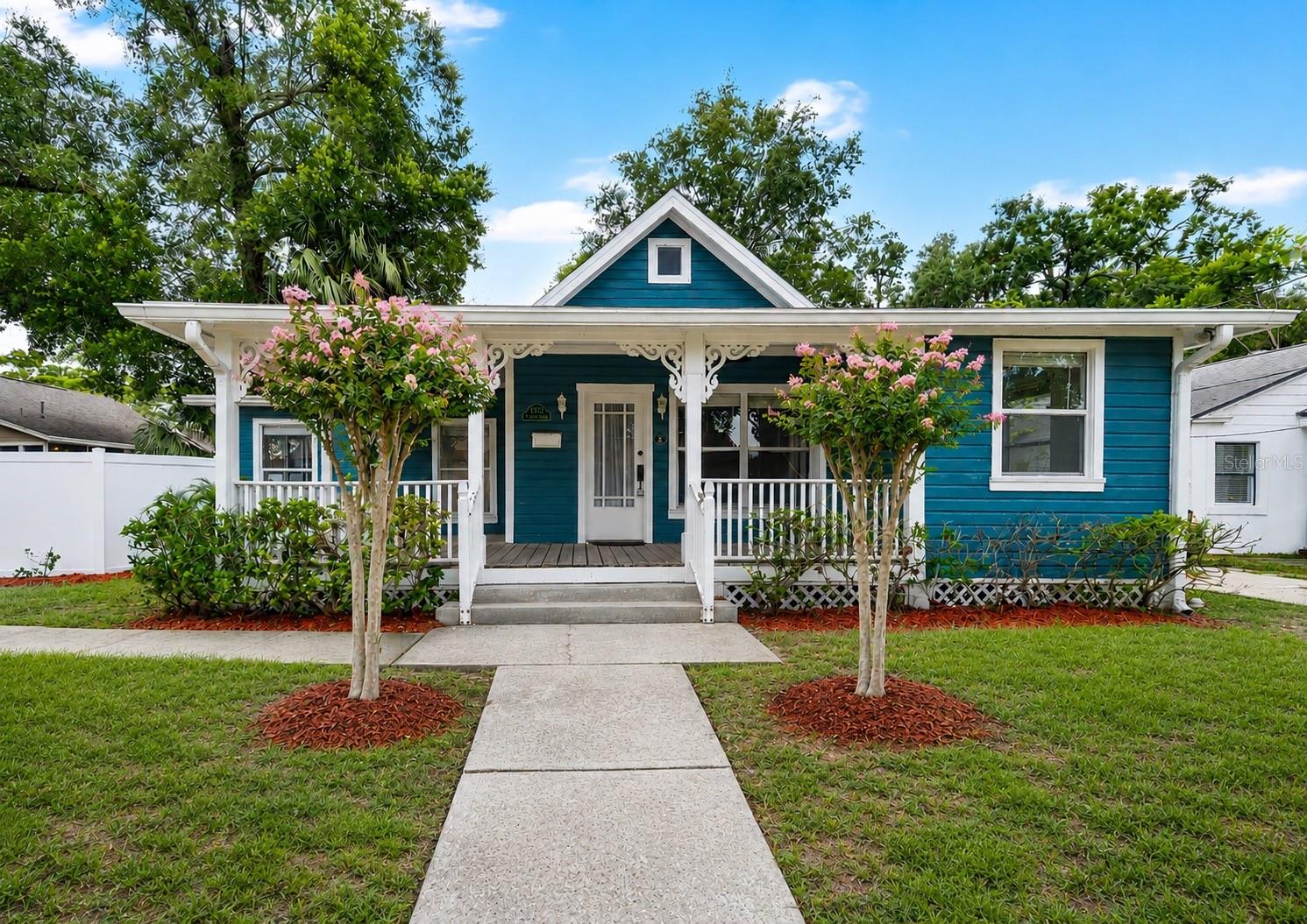 Single Family Residence in ORLANDO, FL - Daniel Dourado