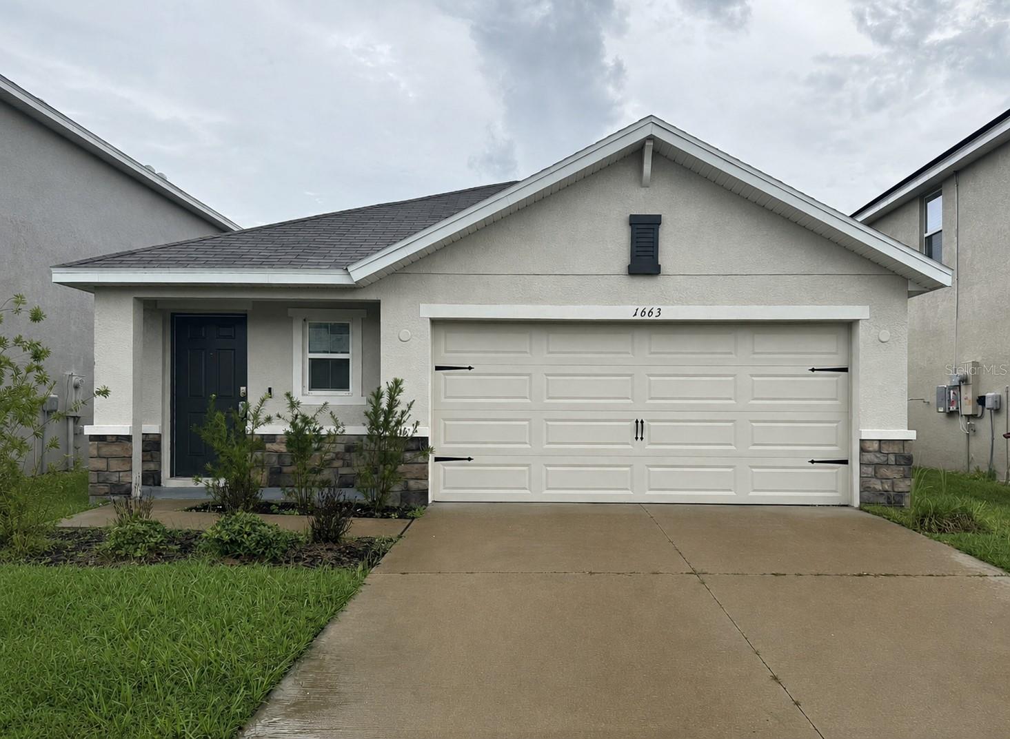 Single Family Residence in PLANT CITY, FL - Daniel Dourado